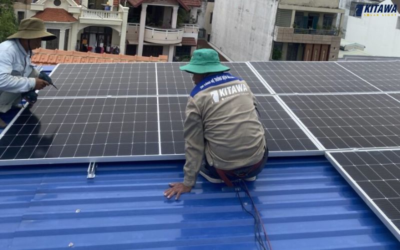 lắp đặt hệ thống điện mặt trời 12kW cho cửa hàng kinh doanh