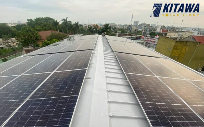 Thi công hệ thống điện mặt trời áp mái
