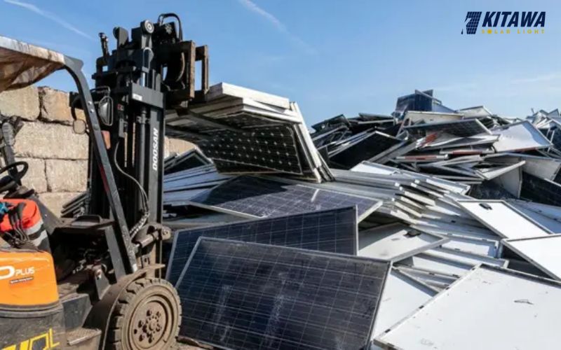 Xử lý pin mặt trời hết hạn