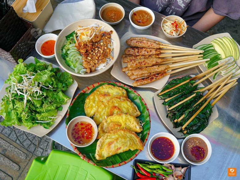 다낭 FOOD TOUR-약 20만 동으로 즐기는 다낭 현지 음식 하루 코스