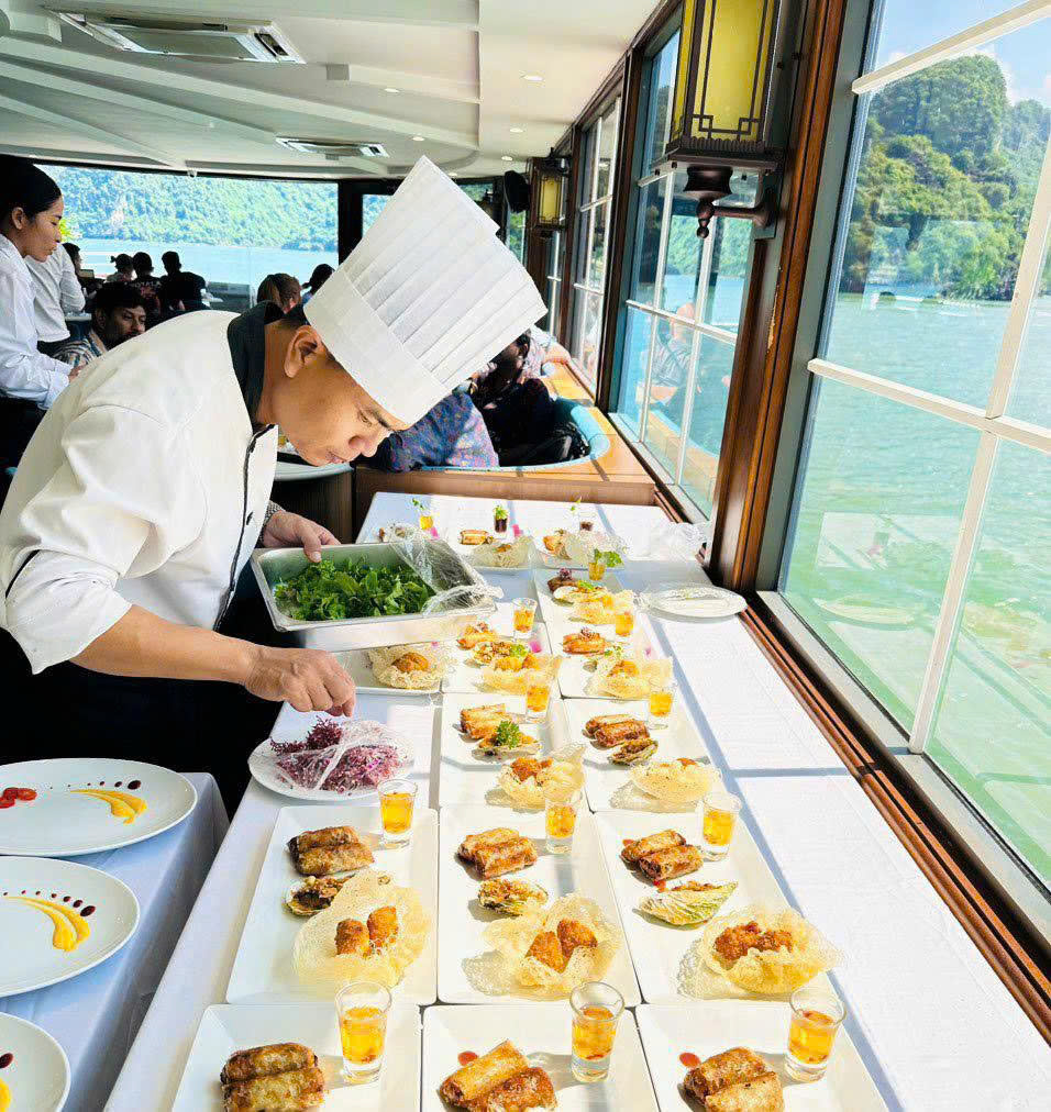 HALONG CATAMARAN PREMIUM DAY CRUISE 5STAR- 할롱 카타마란 프리미엄 – 란하베이를 품은 럭셔리 카타마란 크루즈