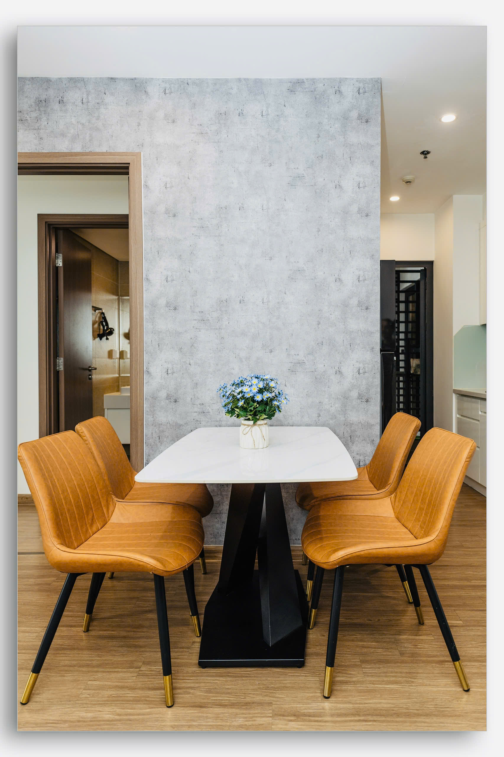 🌇[Vinhomes SKY LAKE] 빈홈스 스카이레이크 – 하노이 도심 속 2베드룸 럭셔리 아파트 “하늘 위의 휴식”