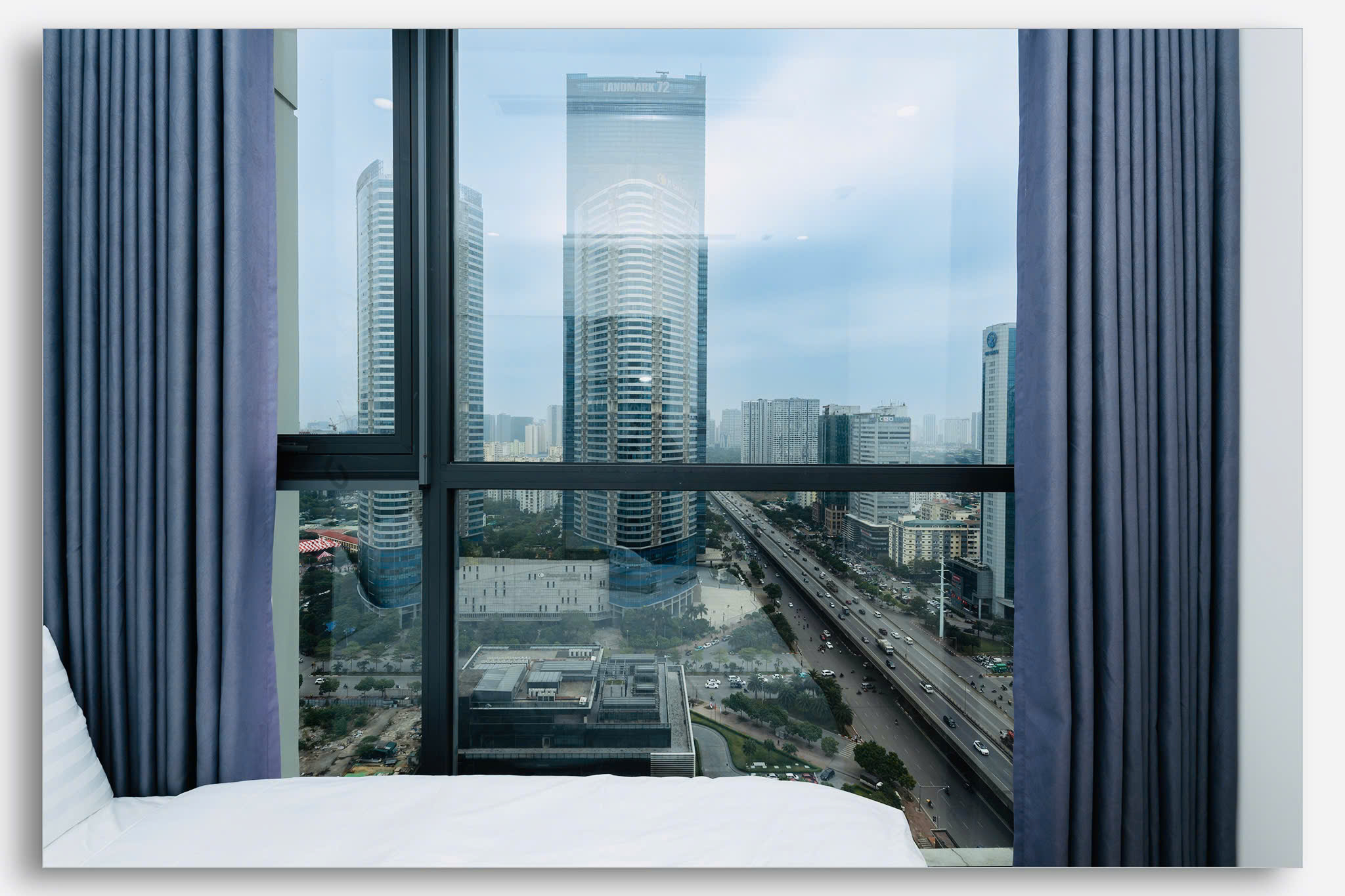 🌇[Vinhomes SKY LAKE] 빈홈스 스카이레이크 – 하노이 도심 속 2베드룸 럭셔리 아파트 “하늘 위의 휴식”