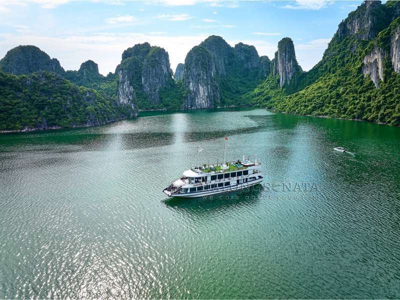 🛳️ NB12: 하롱베이 – 닌빈 1박2일: 하노이 – 5성급 소나타 크루즈 – 호아르/바딘 사원 – 짱안/땀꼭 – 항무아 – 하노이
