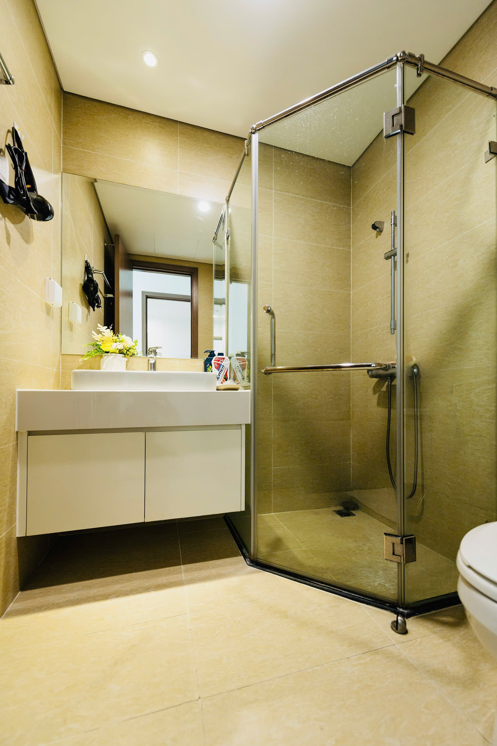 🌇[Vinhomes SKY LAKE] 빈홈스 스카이레이크 – 하노이 도심 속 2베드룸 럭셔리 아파트 “하늘 위의 휴식”