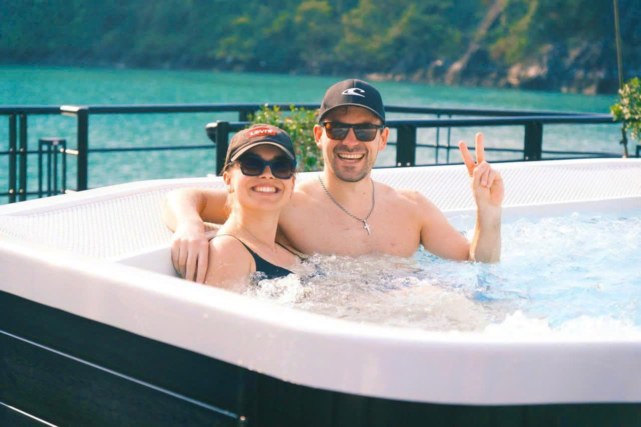 HALONG CATAMARAN PREMIUM DAY CRUISE 5STAR- 할롱 카타마란 프리미엄 – 란하베이를 품은 럭셔리 카타마란 크루즈
