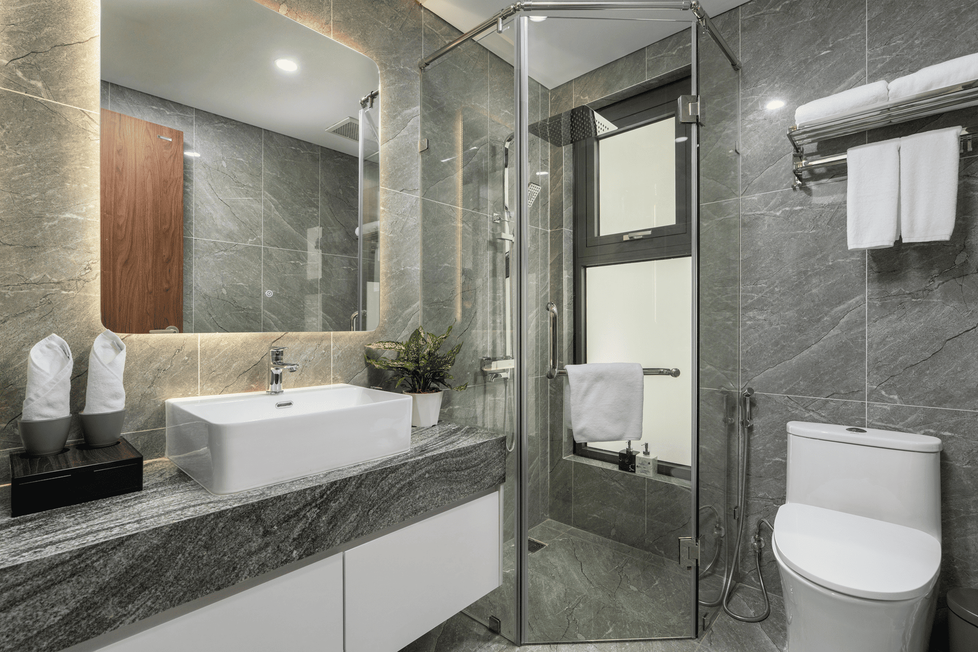 ARAVELLE SUITES HANOI (18 Phạm Hùng, Nam Từ Liêm, Hanoi)