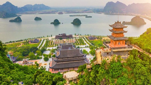 🌿 NB02_닌빈 당일 투어: 호아르 – 짱안 – 항무아 당일투어 (차량- 입장권- 중식- 가이드 포함)