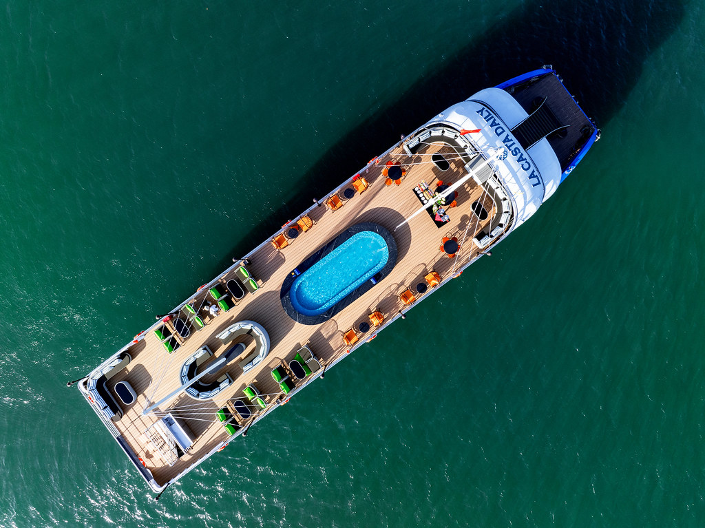 Lacasta Halong Bay Tour 럭셔리 라카스타 하롱베이 크루즈 당일 투어  [왕복 리무진- 입장권- 중식- 가이드 포함)