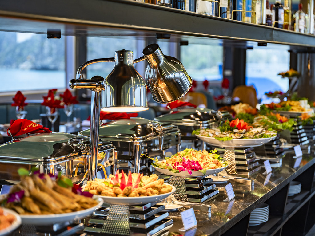 Lacasta Halong Bay Tour 럭셔리 라카스타 하롱베이 크루즈 당일 투어  [왕복 리무진- 입장권- 중식- 가이드 포함)