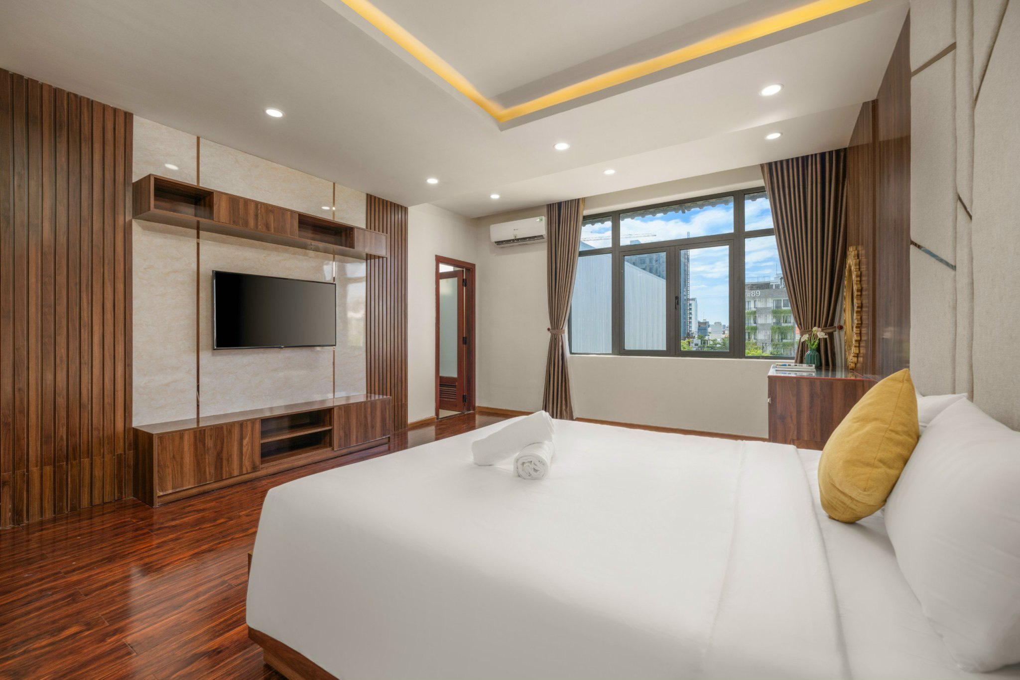 [Da Nang Khue My Dong 6Br Villas] 미케비치 바로 앞 프라이빗 6룸 프리미엄 풀빌라