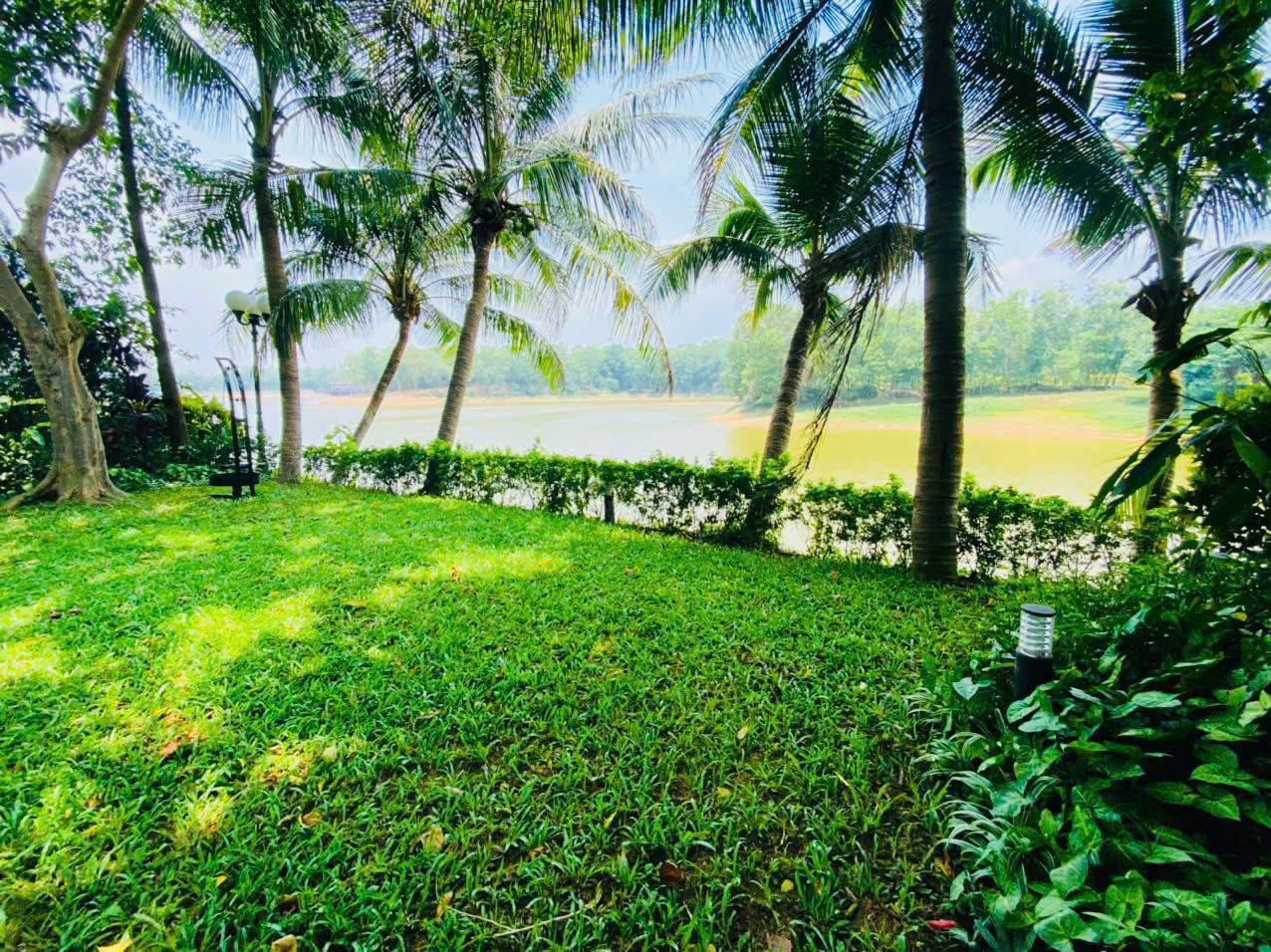 H0.8– 플라밍고 프라이빗 풀빌라 (5베드룸, 넓은 정원 포함)