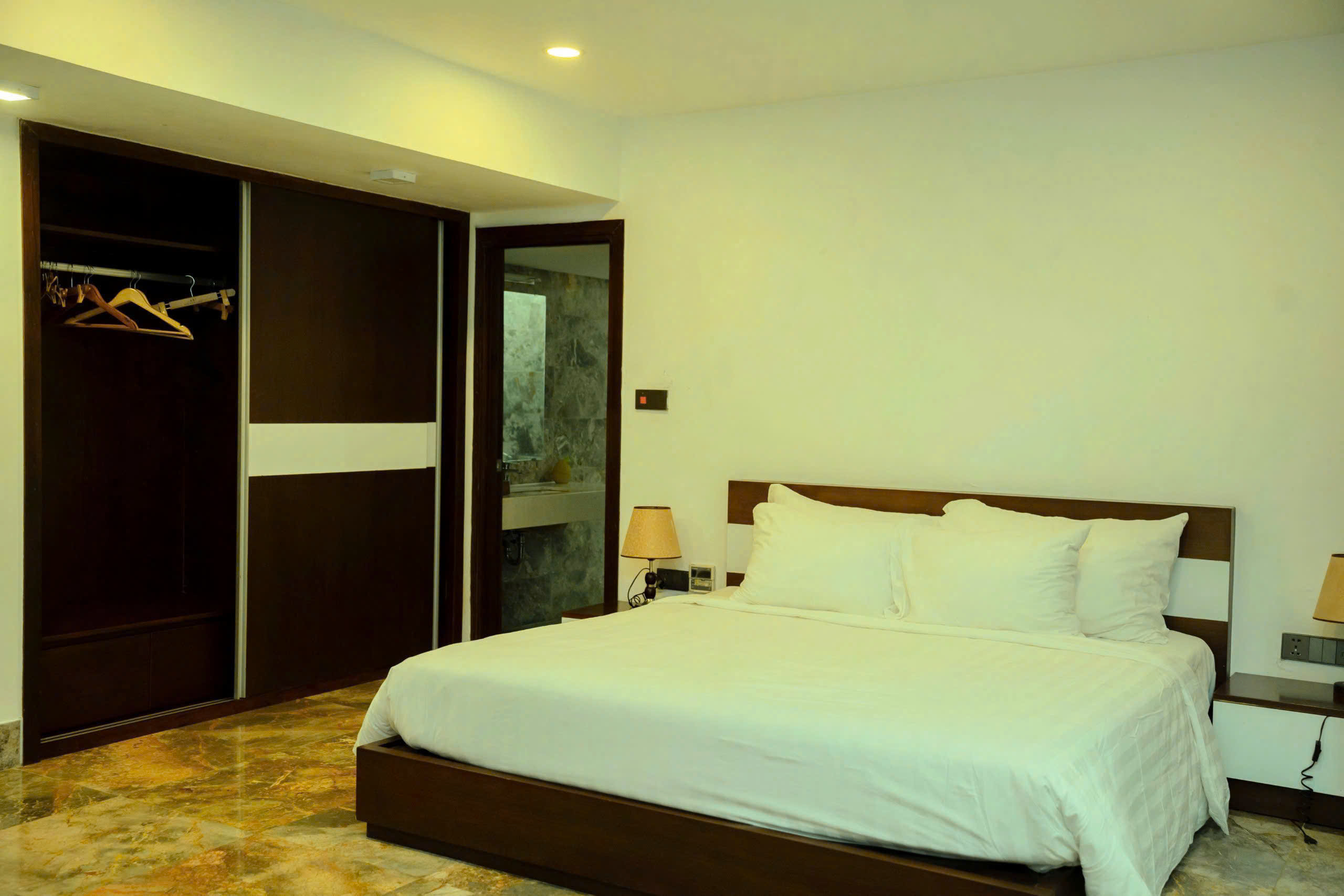 H0.8– 플라밍고 프라이빗 풀빌라 (5베드룸, 넓은 정원 포함)