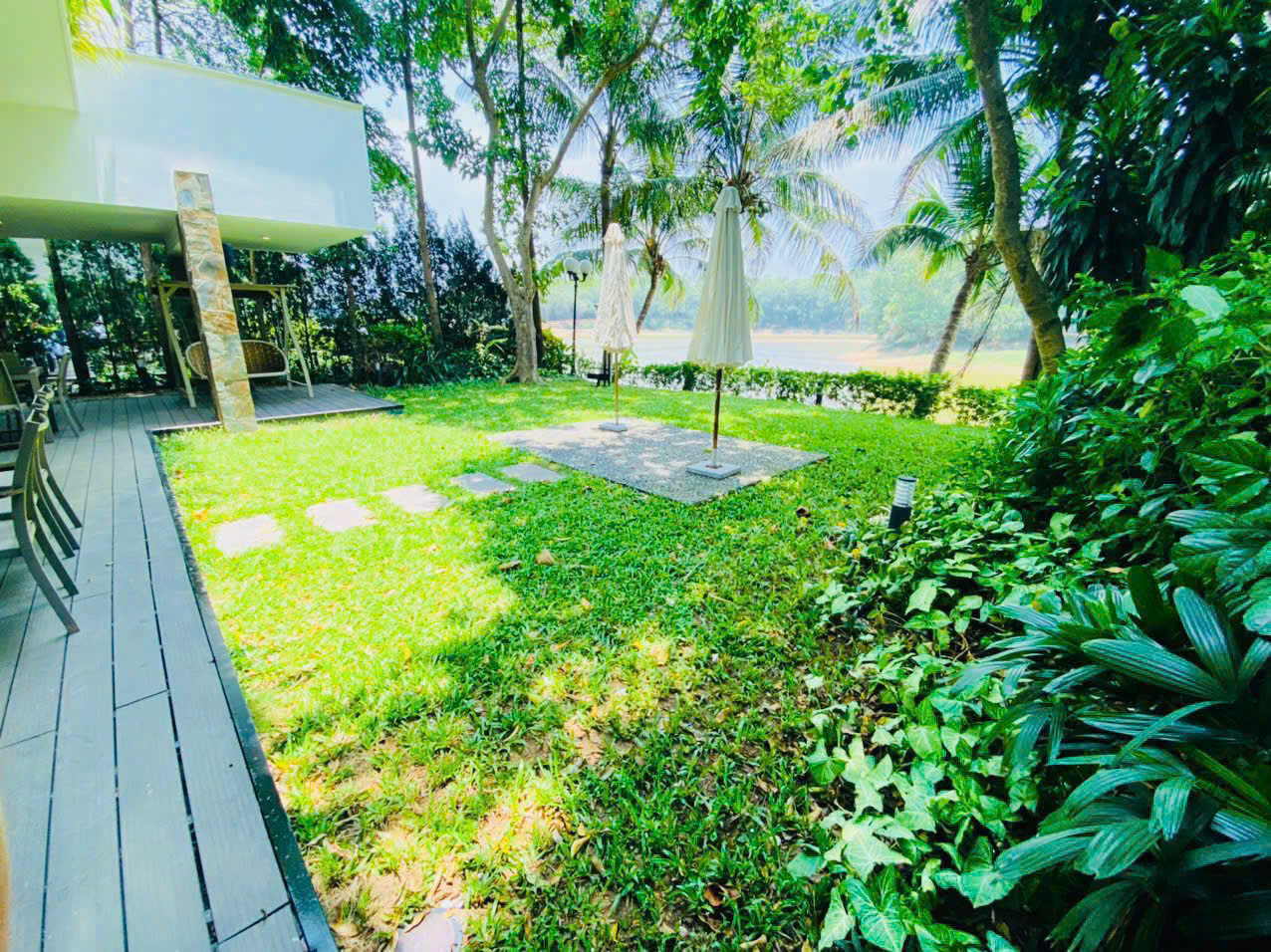 H0.8– 플라밍고 프라이빗 풀빌라 (5베드룸, 넓은 정원 포함)