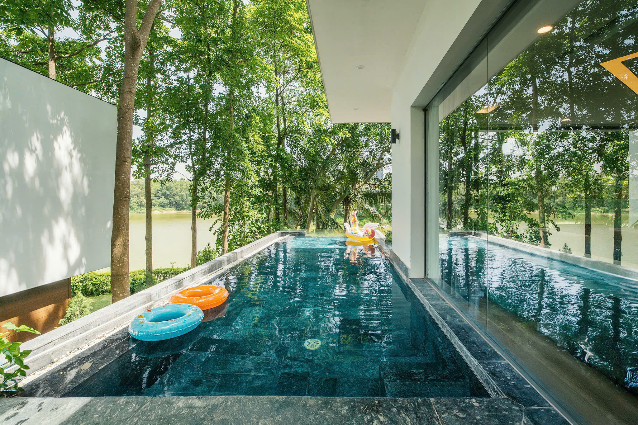 H0.8– 플라밍고 프라이빗 풀빌라 (5베드룸, 넓은 정원 포함)