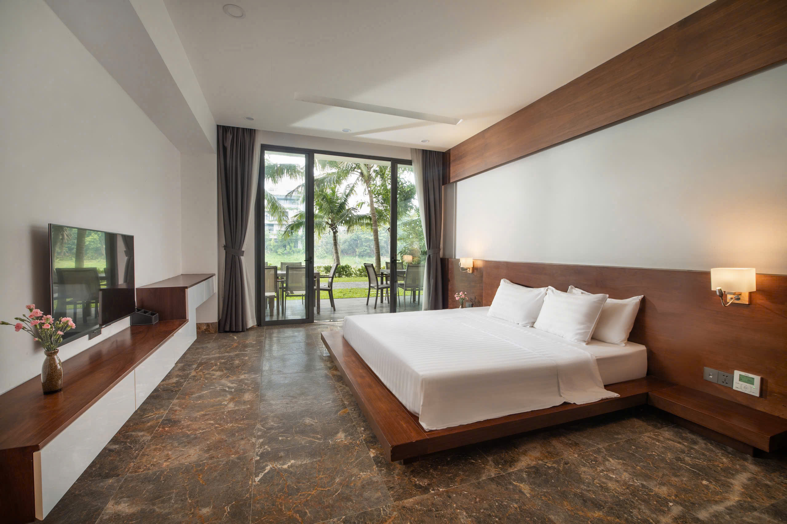 H0.8– 플라밍고 프라이빗 풀빌라 (5베드룸, 넓은 정원 포함)