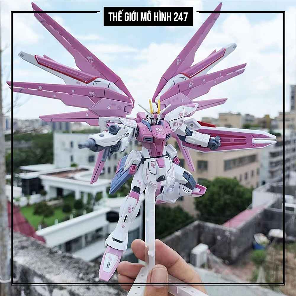 Mô hình Gundam Sakura Hồng Free Strike 2.0 HG 1/144 (Tặng decal nước + đế)