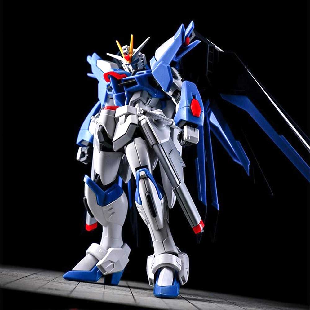 Mô hình lắp ráp Rising Freedom 1/144 (Tặng đế + decal dán)
