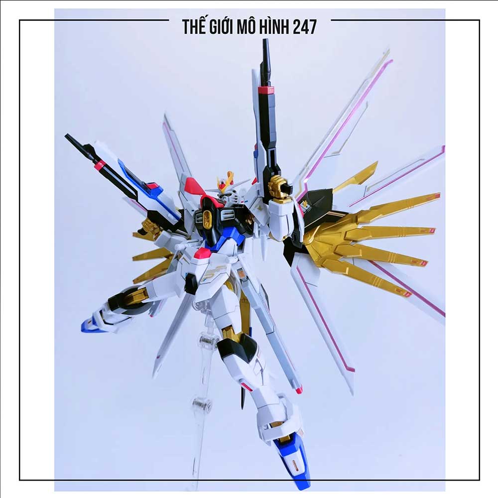 Mô Hình Gundam HG 250 Mighty Strike Freedom Fighter (Tặng đế + Decal nước)