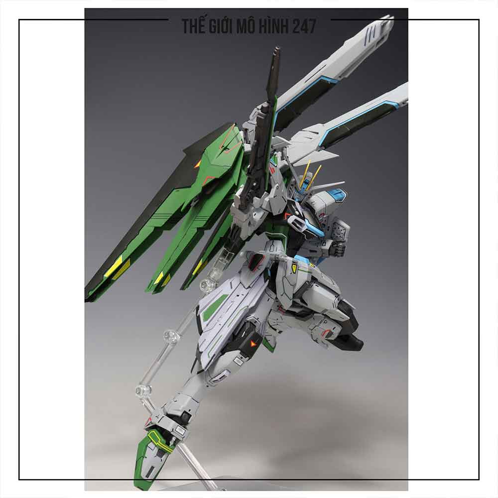 Mô hình MG Master Grade Freedom 2.0 GREEN - Kèm đế + Decal nước