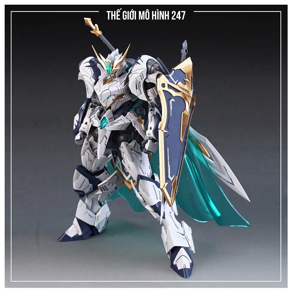 Mô hình lắp ráp chính hãng SNAA Titan Greatsword Tristan 1/144 (Tặng kèm áo choàng và decal nước)