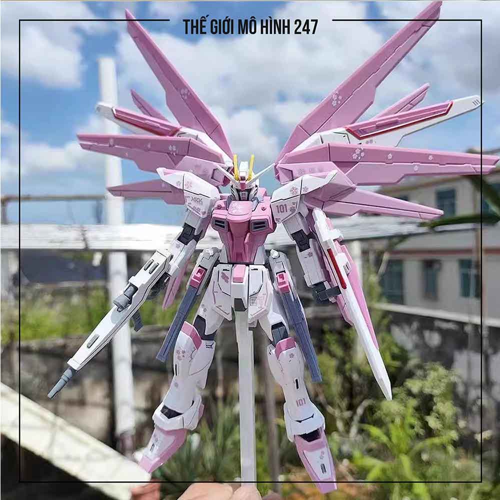 Mô hình Gundam Sakura Hồng Free Strike 2.0 HG 1/144 (Tặng decal nước + đế)
