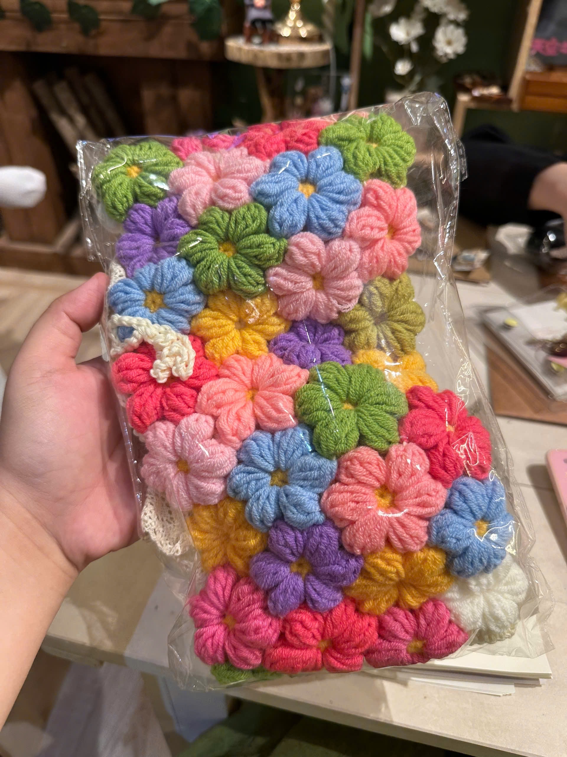 Áo hoa len handmade móc thủ công hoa len ghép nhiều màu freesize