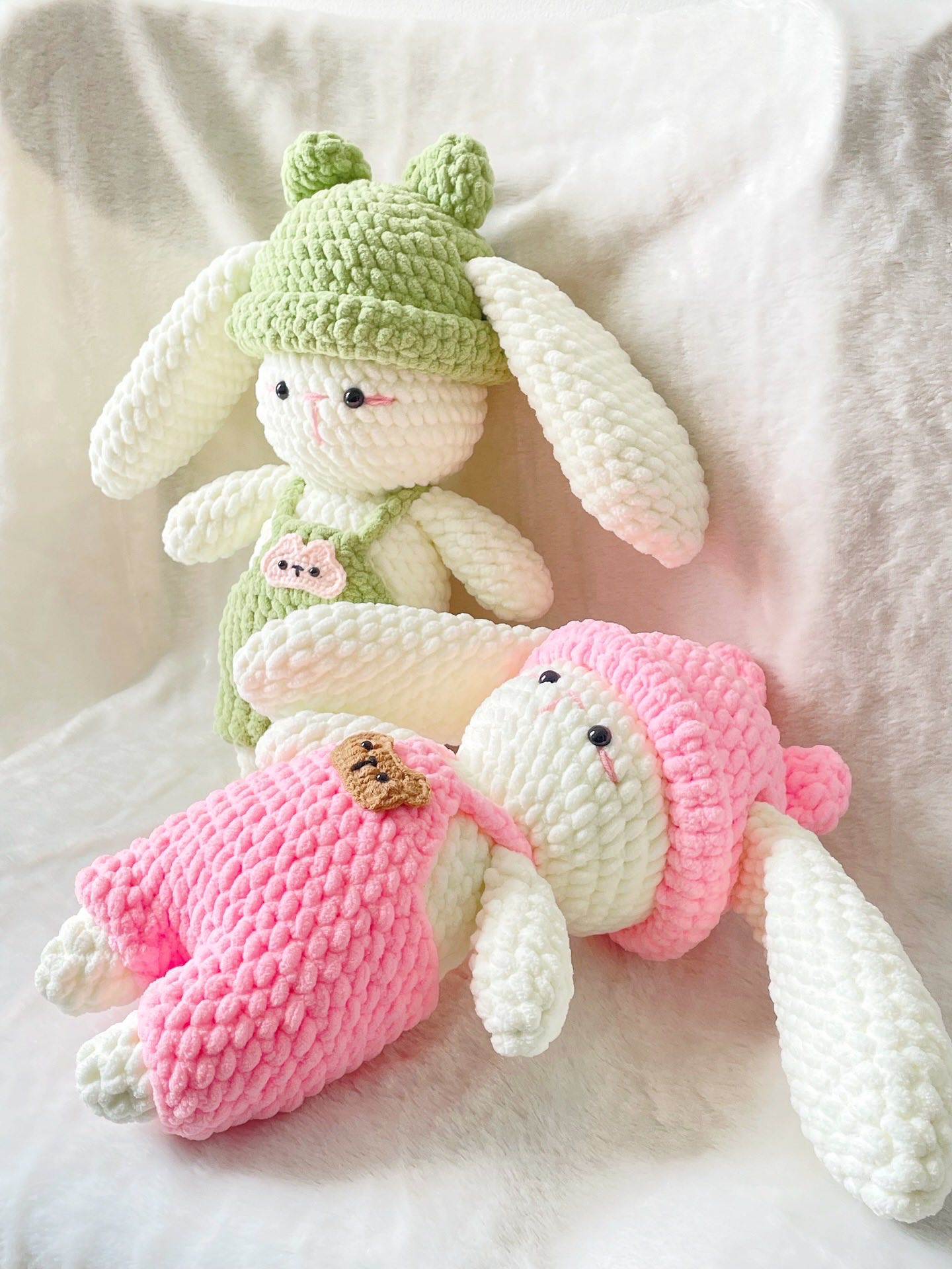 Thú len nhồi bông thỏ len mặc yếm handmade Thỏ Bunny bằng len móc thủ công