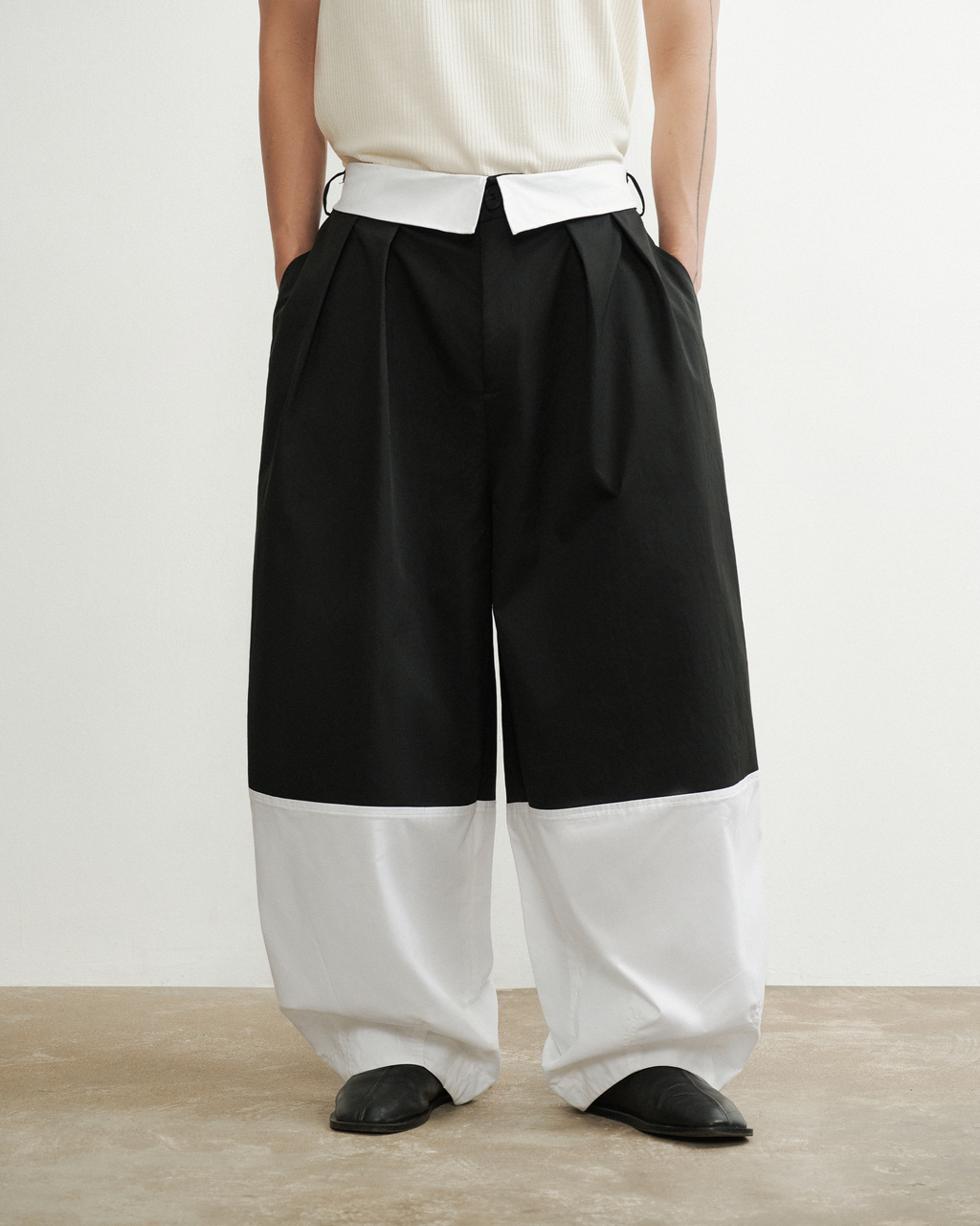 Lamee Pants Black White