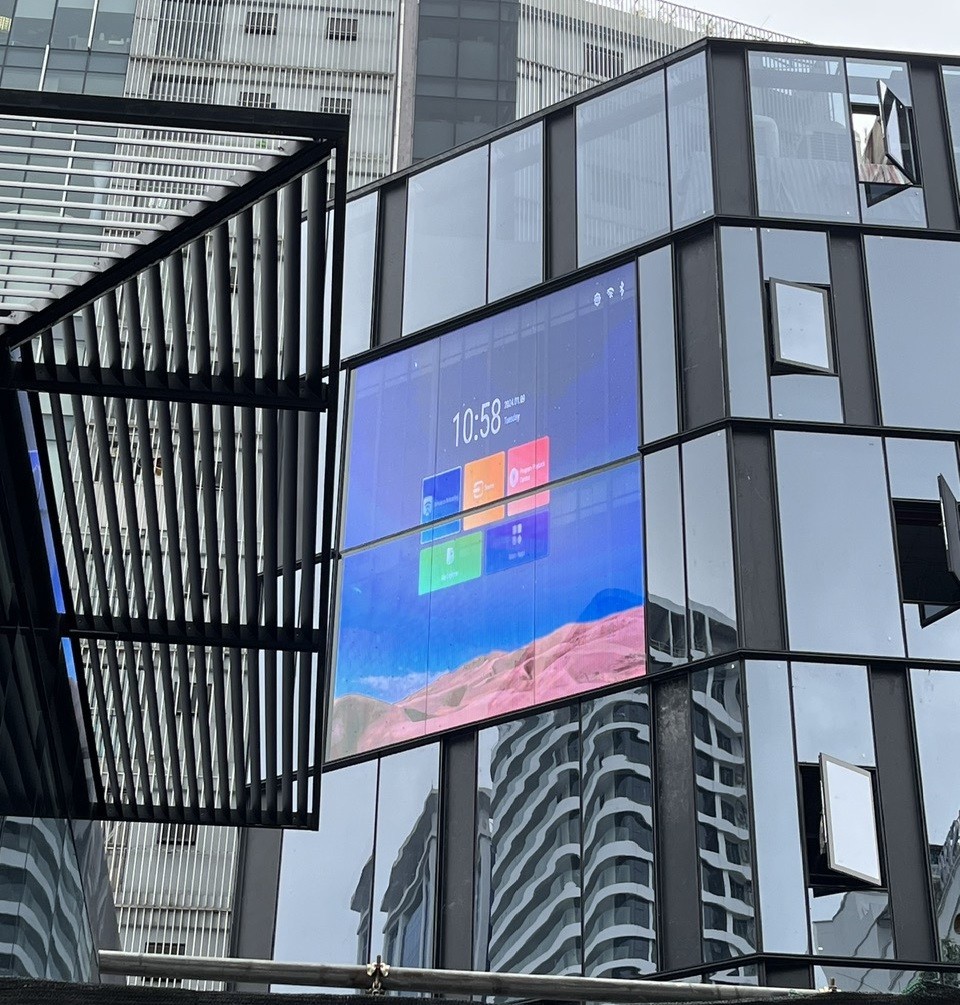 Màn hình LED lưới (Transparent LED screen) AV Master Group