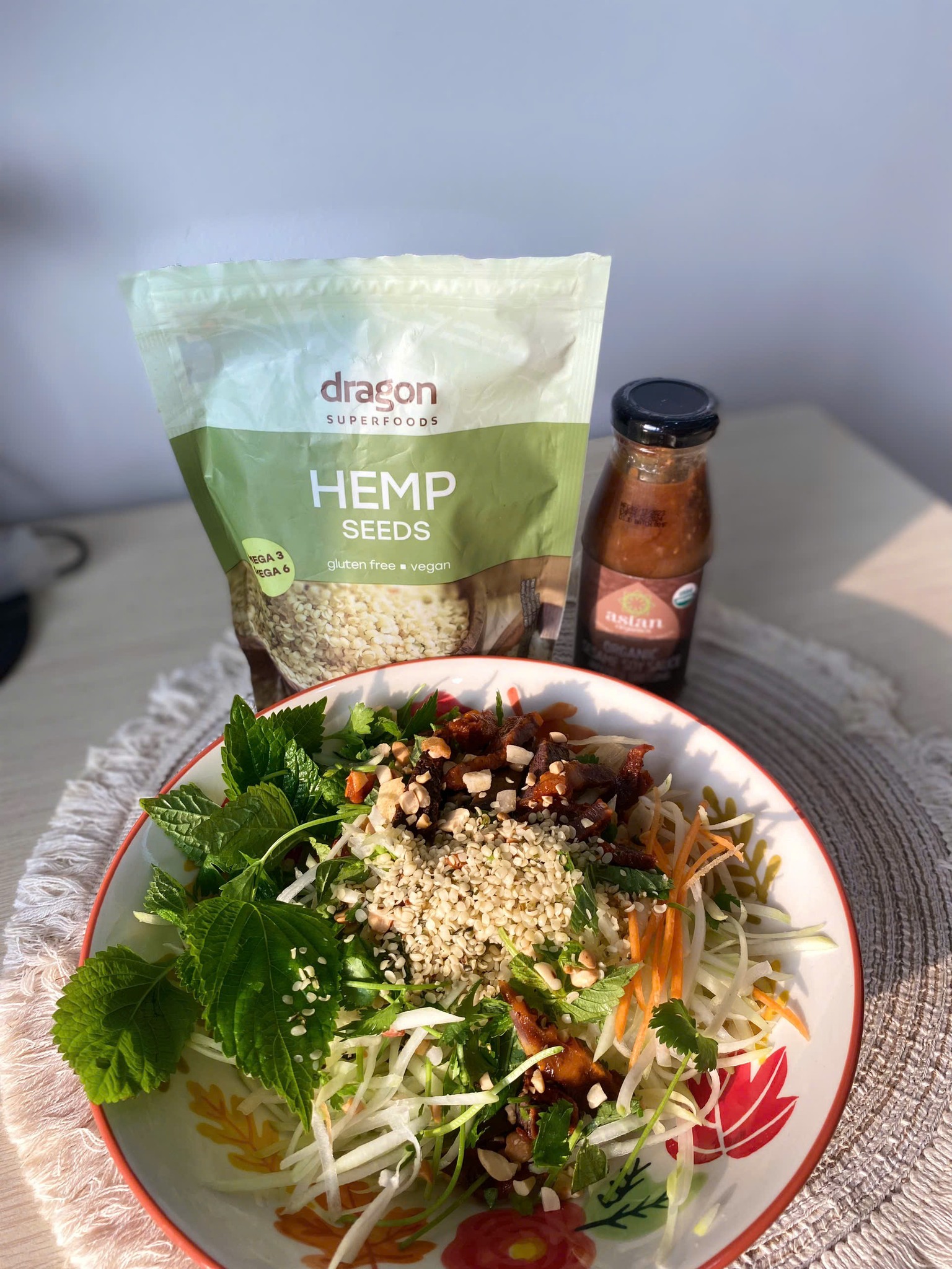 Hạt gai dầu hữu cơ Dragon Superfoods 200gr
