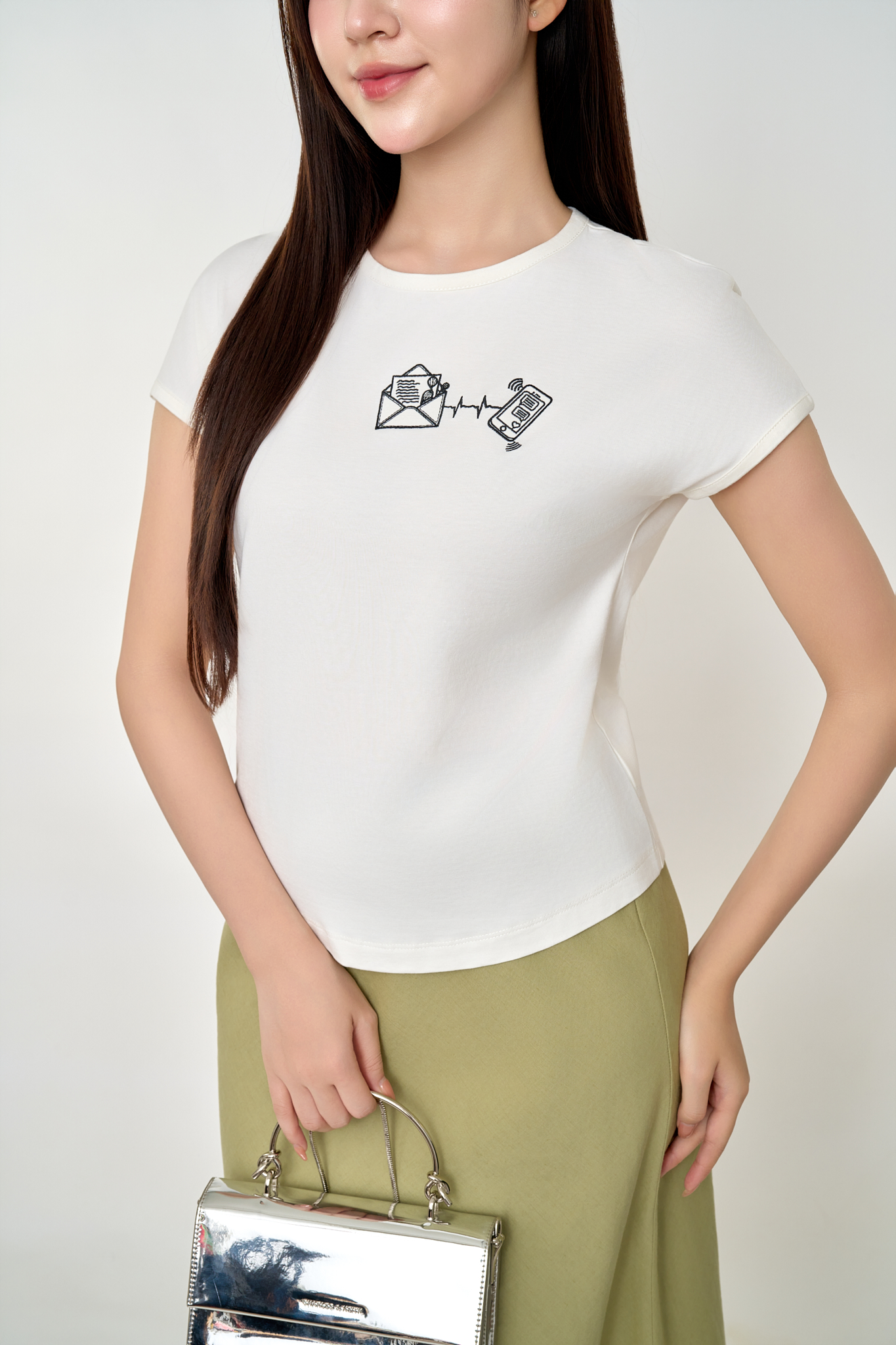 Áo Thun Nữ Bamboo Cổ Tròn Cánh Dơi Form Rộng