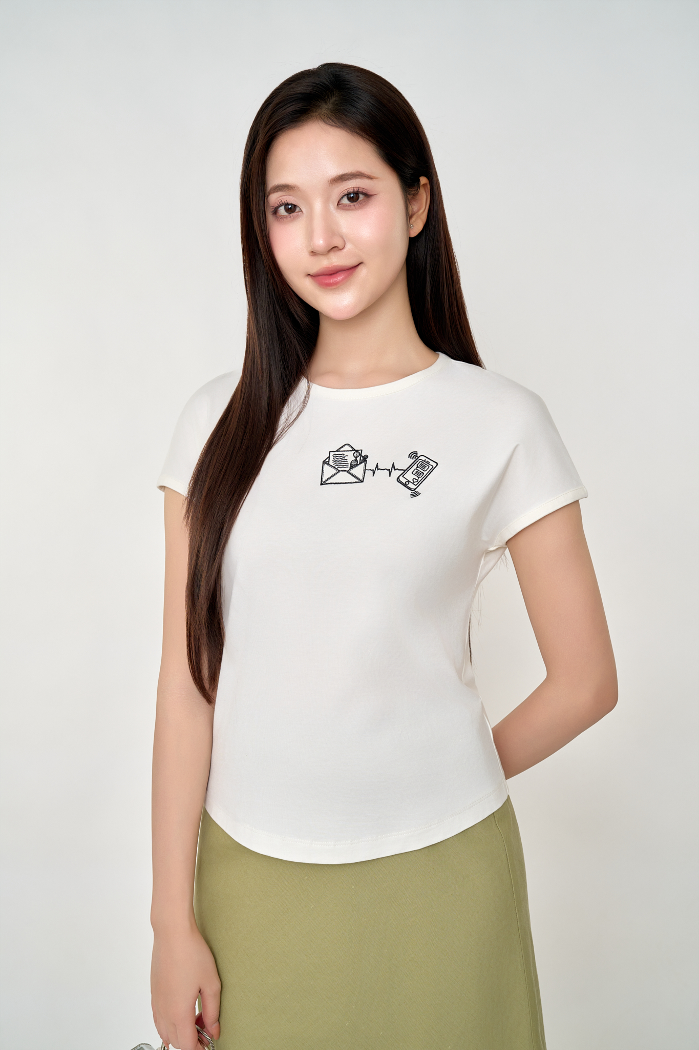 Áo Thun Nữ Bamboo Cổ Tròn Cánh Dơi Form Rộng