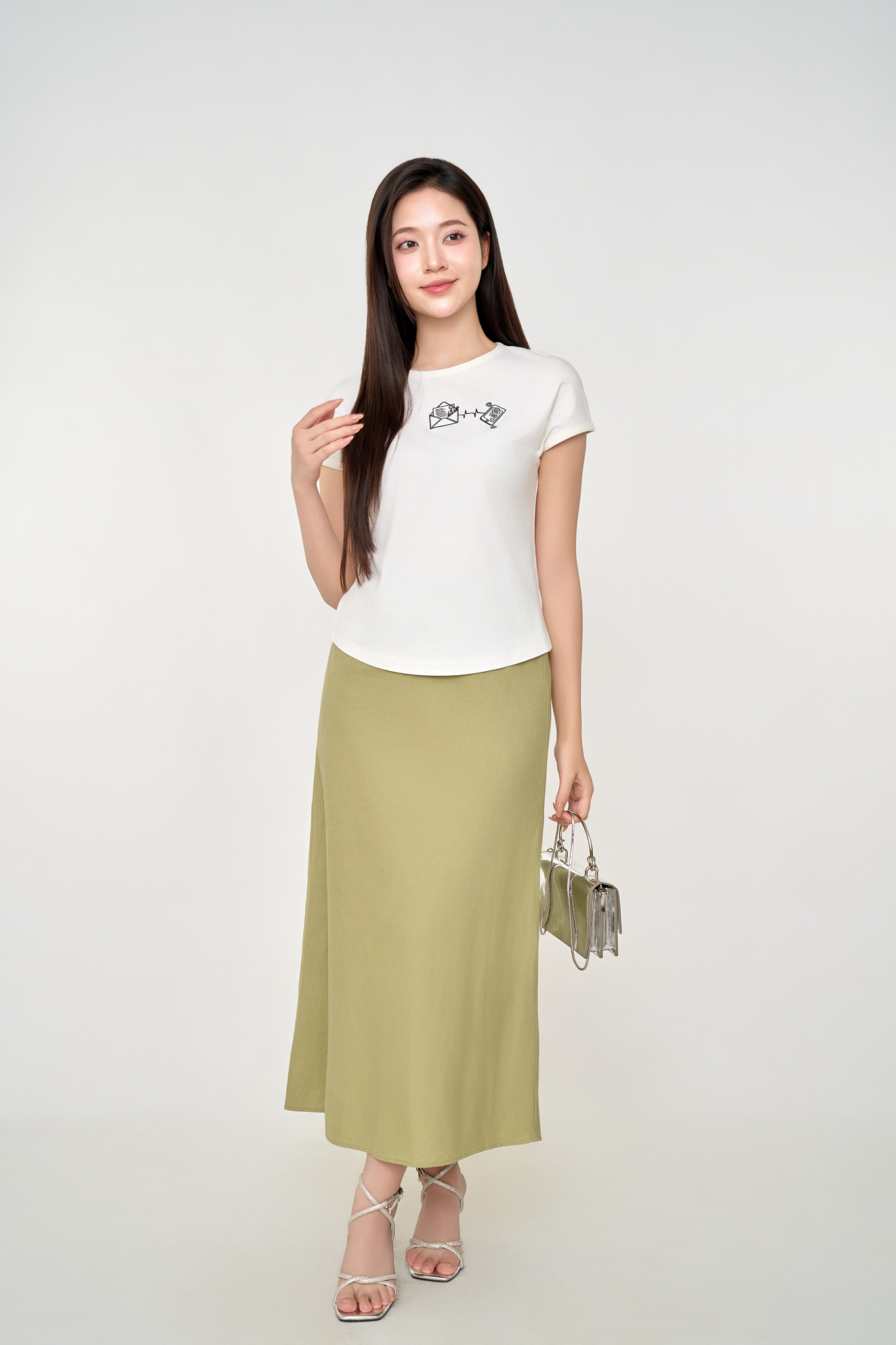 Áo Thun Nữ Bamboo Cổ Tròn Cánh Dơi Form Rộng