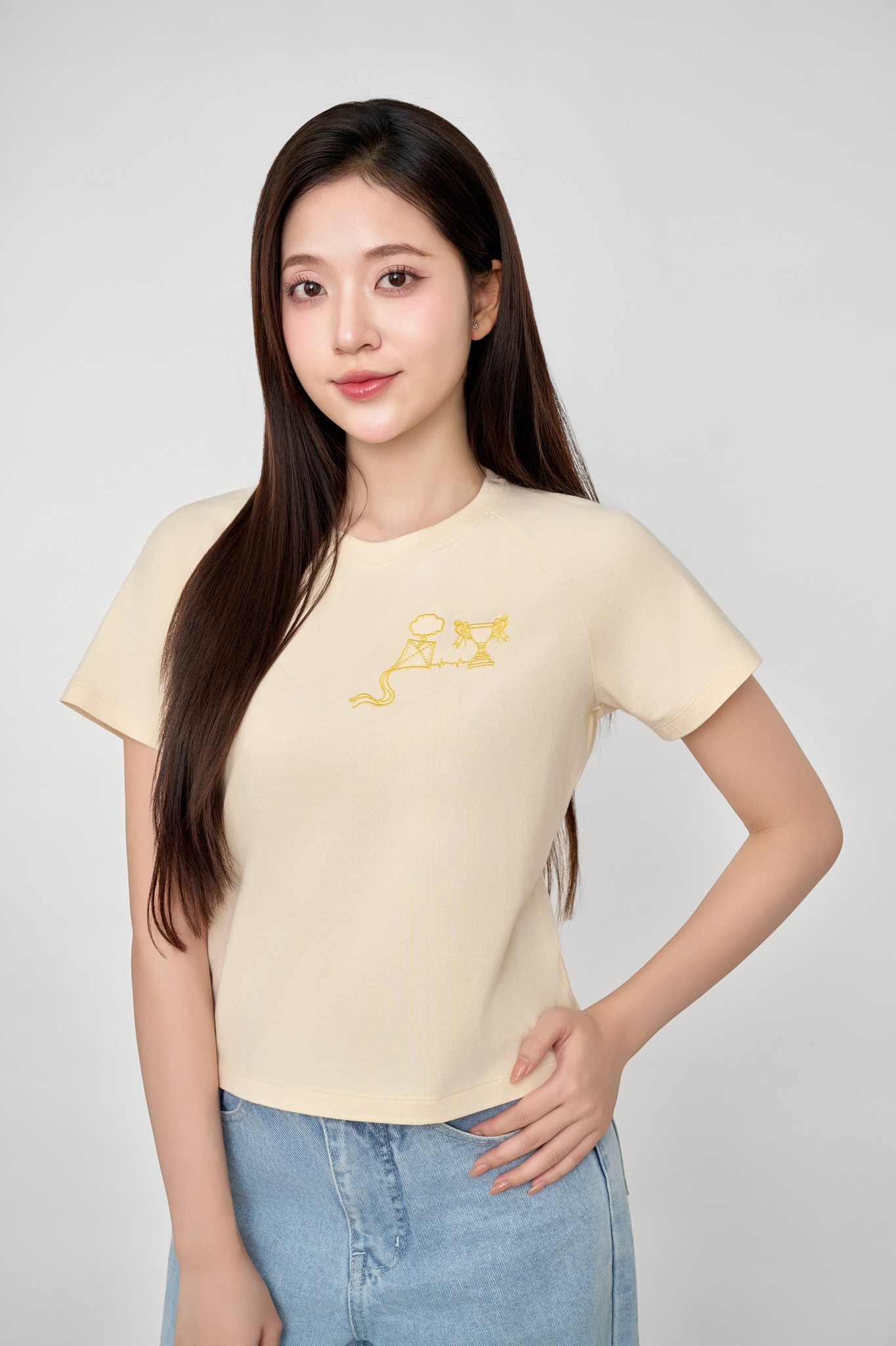 Áo Thun Nữ Bamboo Cổ Tròn Tay Raglan Năng Động
