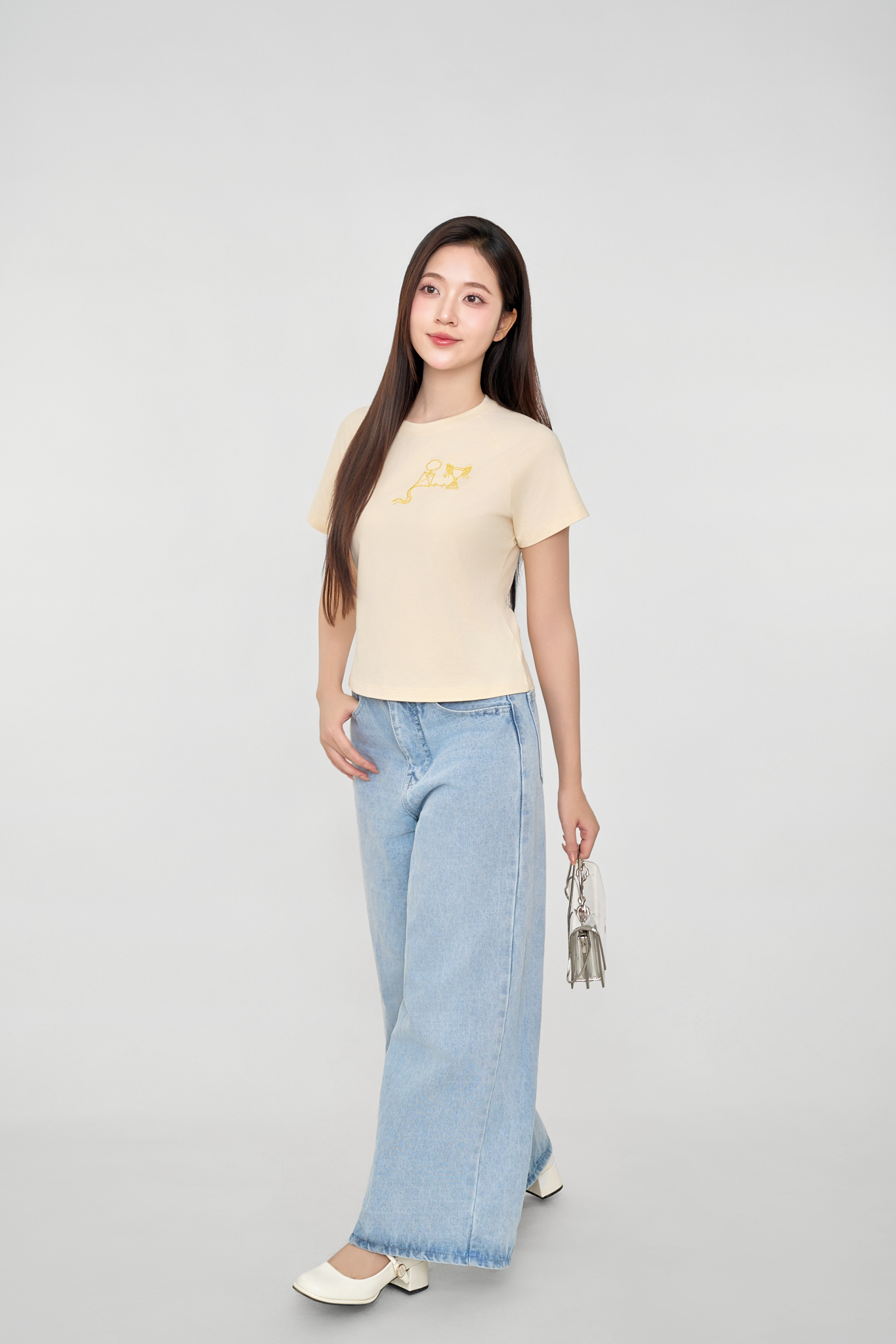 Áo Thun Nữ Bamboo Cổ Tròn Tay Raglan Năng Động