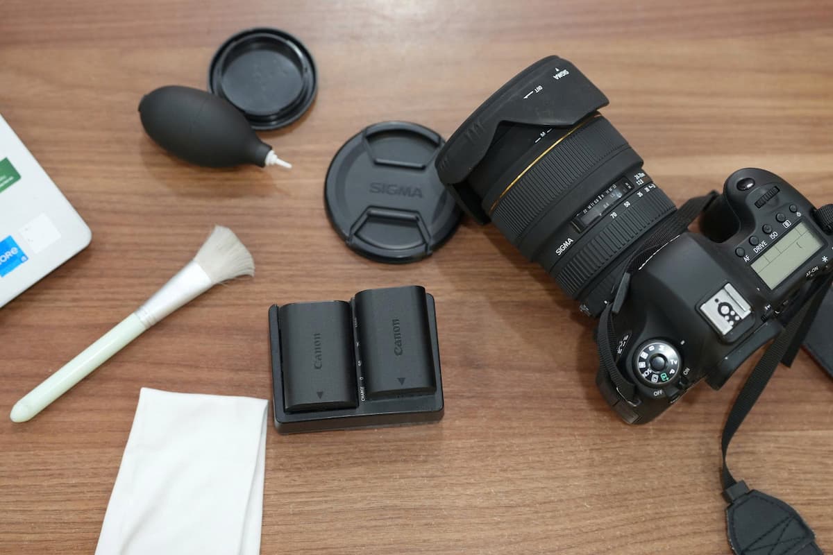 cach-su-dung-pin-may-anh-ben-bi