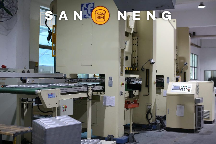 Dây chuyền dập khay nhôm tại nhà máy Sanneng