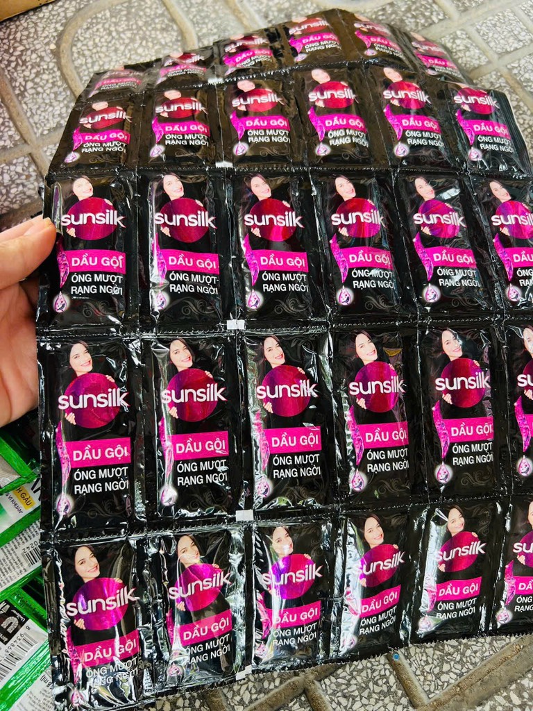 DÂY 10 GÓI DẦU GỘI SUNSILK ĐEN ÓNG MƯỢT