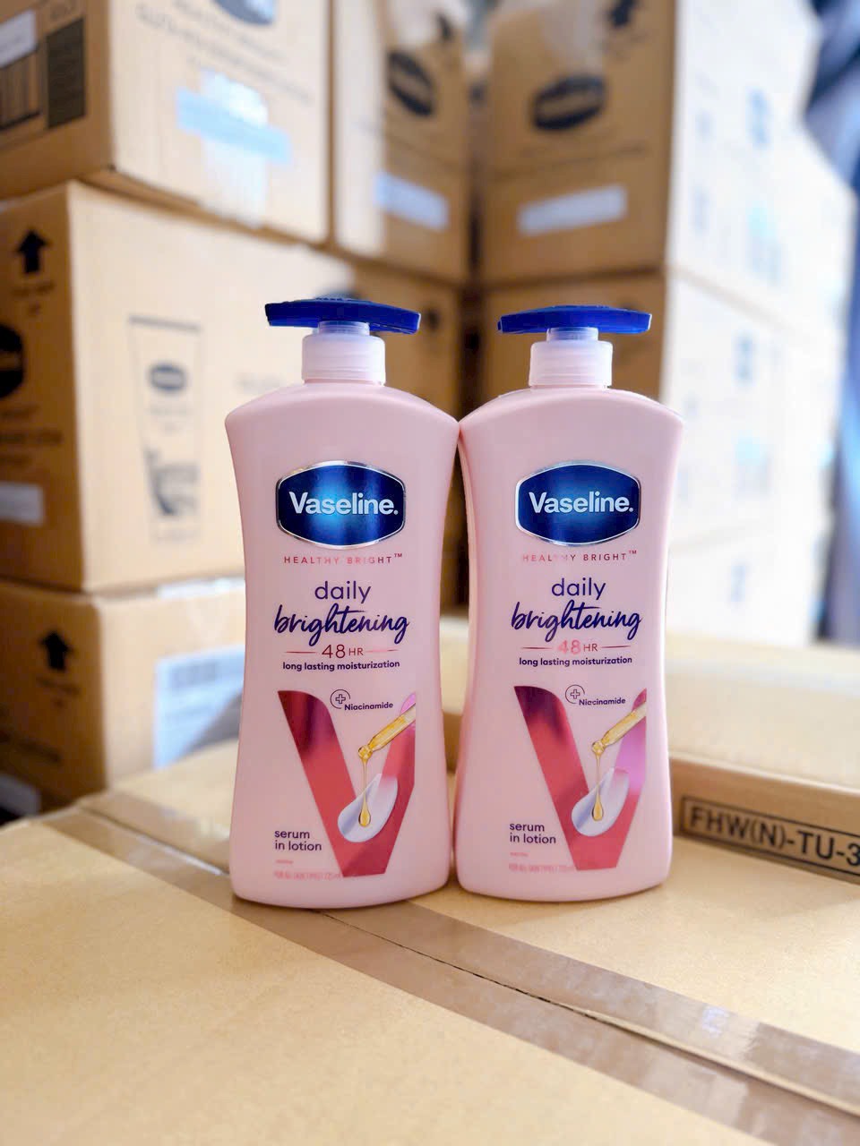 KEM BODY, SỮA DƯỠNG THỂ VASELINE NẮP VÒI XANH 725ml (10)