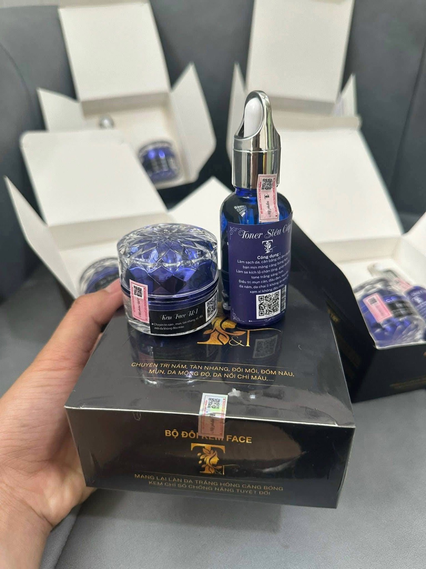 BỘ KEM FACE T&T KÈM TONER SIÊU CẤP LẺ CTY 330K (15)