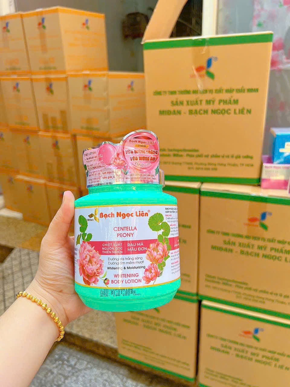 KEM BODY BẠCH NGỌC LIÊN RAU MÁ C.HÃNG (10)