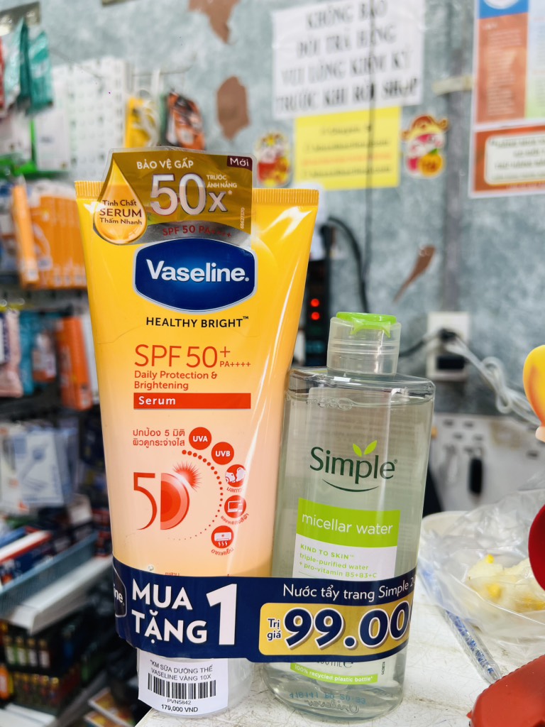 "KM SỮA DƯỠNG THỂ VASELINE VÀNG 10X 330ml + TẶNG 1 TẨY TRANG SIMPLE 99k (Ko áp dụng giảm 10%) (11)