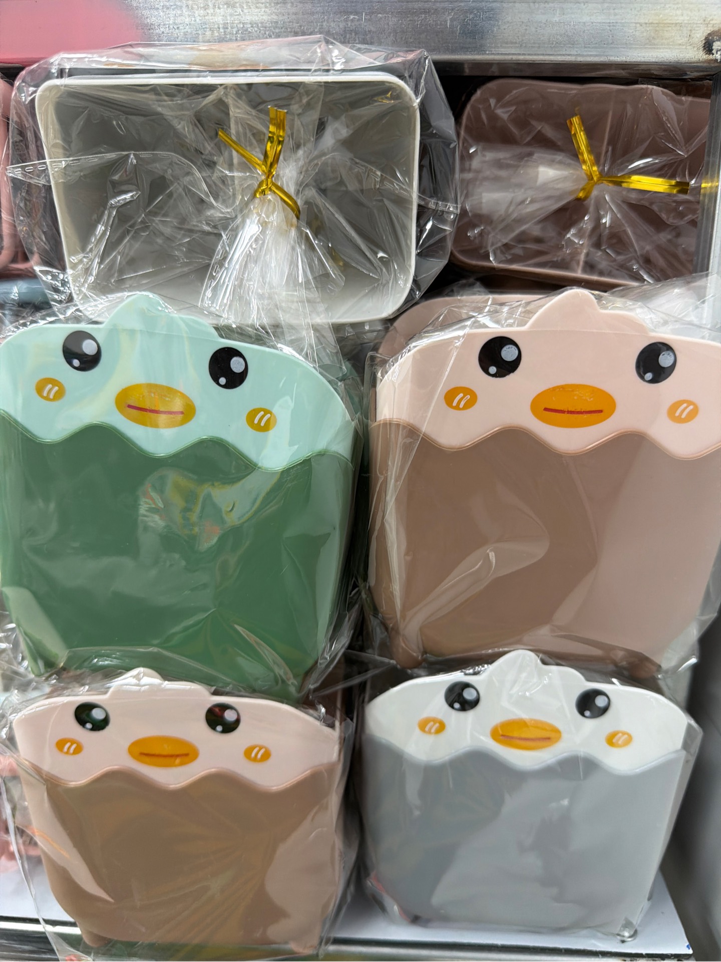 KHAY ỐNG TREO DÁN TƯỜNG CON VỊT (2)