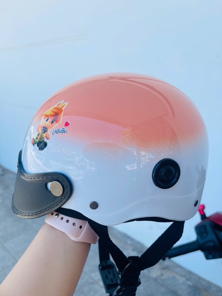 NÓN BẢO HIỂM SƠN MẪU LABUBU 2 MÀU (4) '