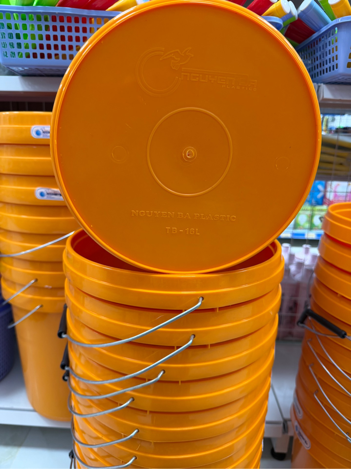 Thùng Bê, Xô Nhựa Vàng 16L Nguyên Ba , Dầy Nặng (5)