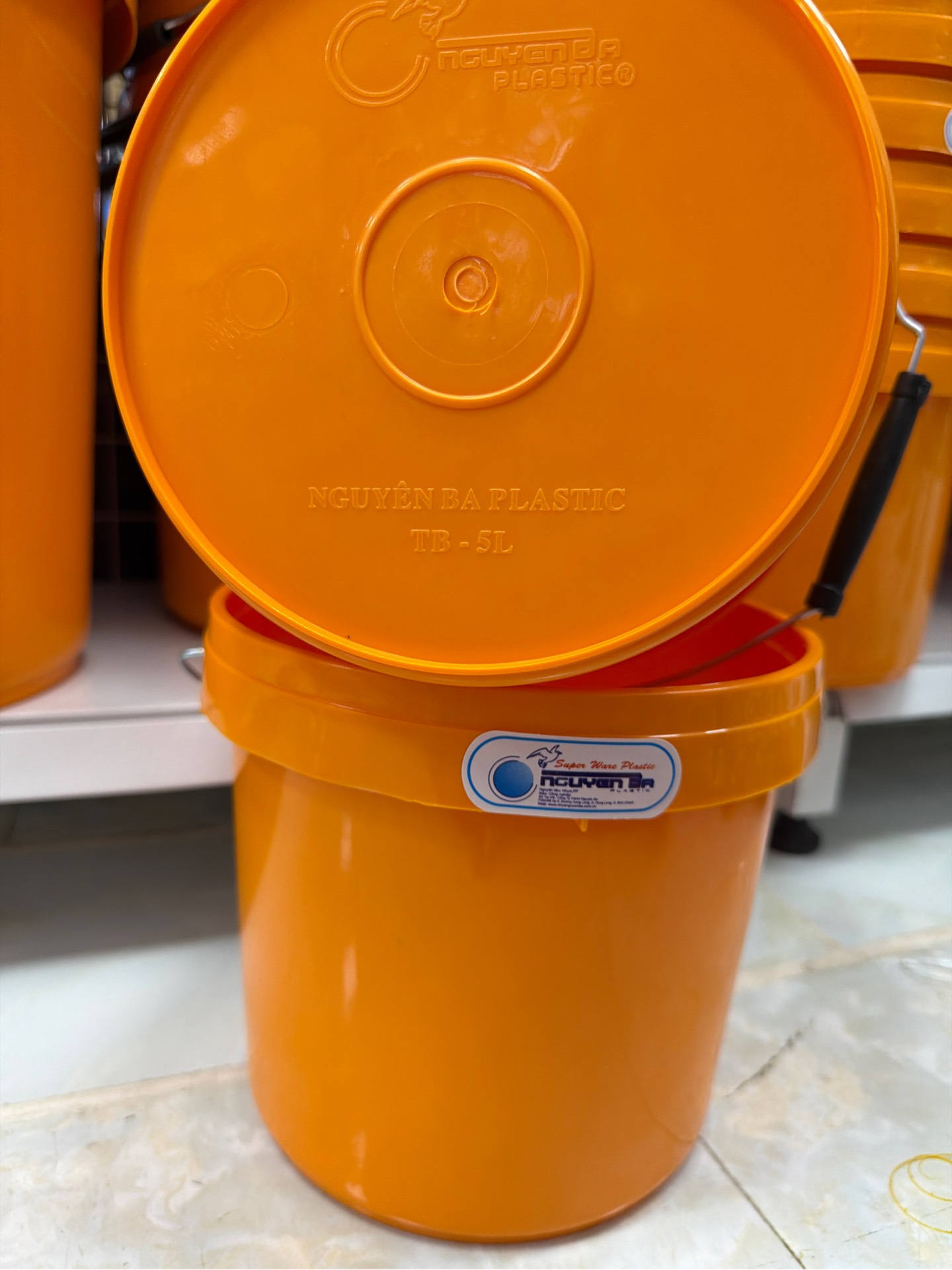 Thùng Bê, Xô Nhựa Vàng 5L Nguyên Ba , Dầy Nặng (2)