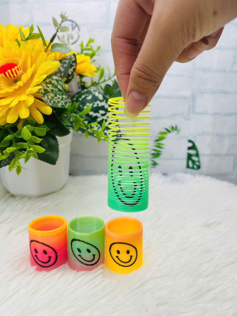 VÒNG TAY LÒ XO CHO BÉ NHIỀU MÀU (0.5)