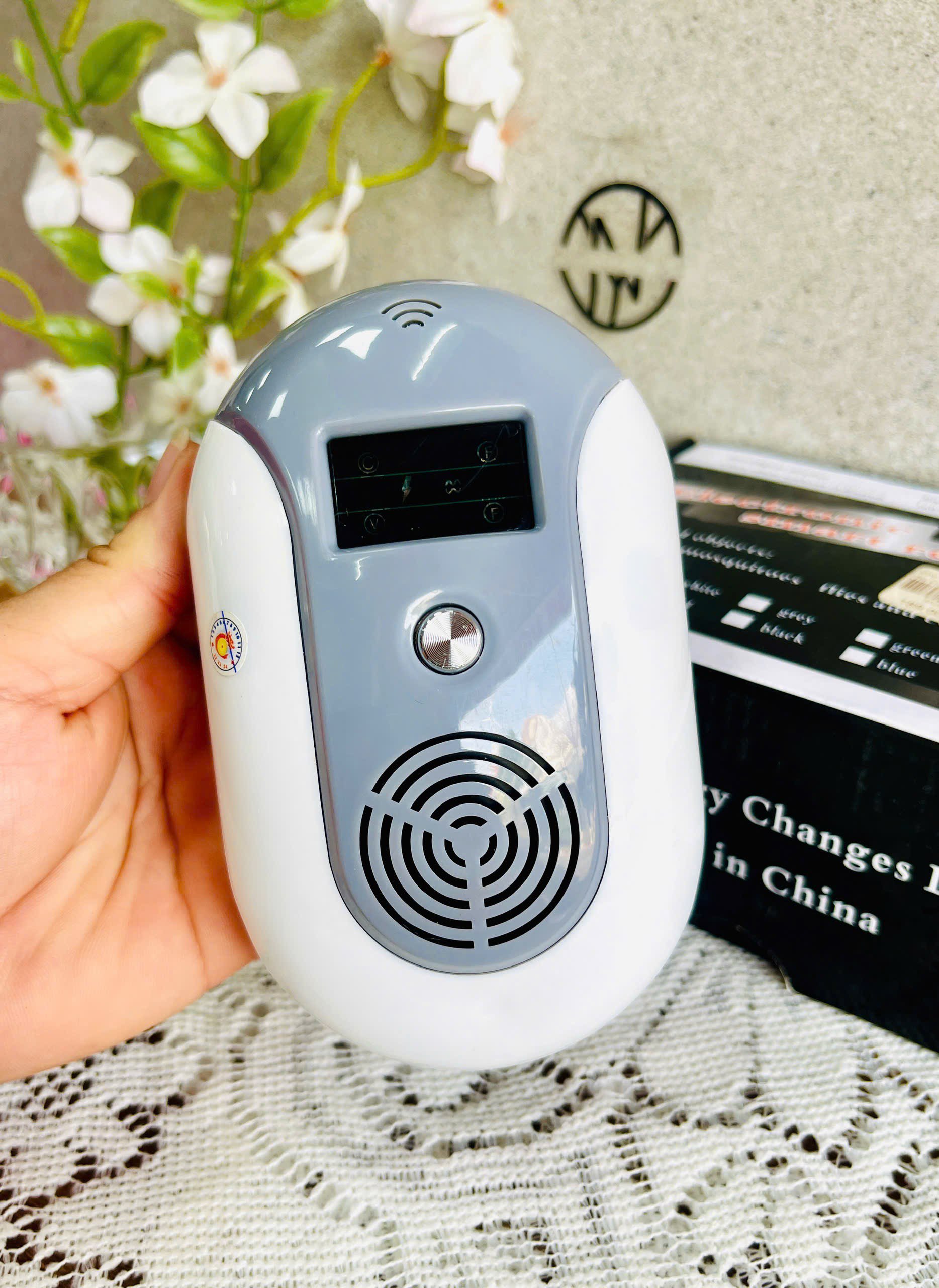 Máy Đuổi Chuột Dán Côn Trùng Cực Hiệu Quả Bằng Tần Số 30-60KHz (14)
