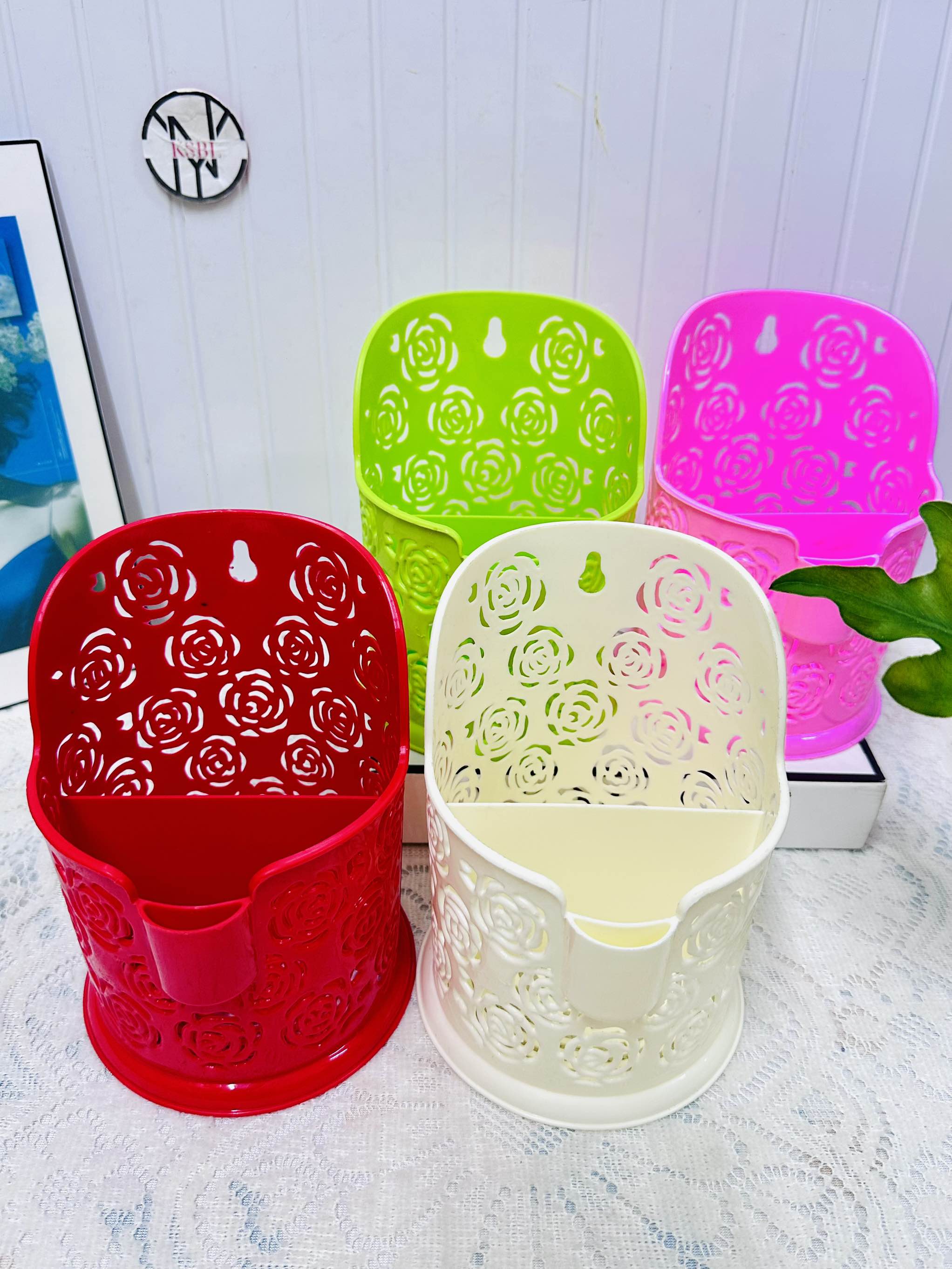ỐNG ĐỰNG MUỖNG ĐŨA HOA HỒNG (1)